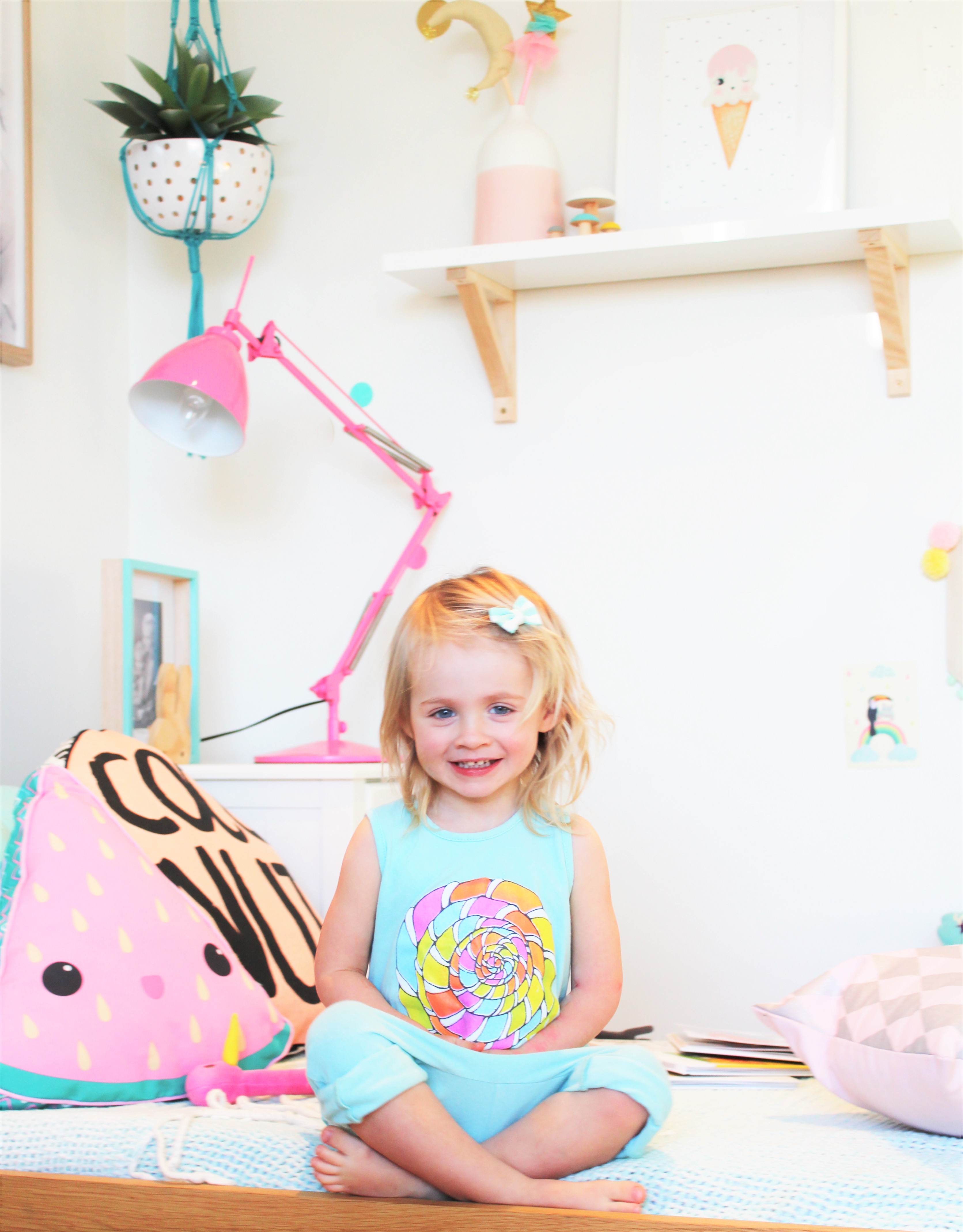 Kids Interiors and decor blog – www.fourcheekymonkeys.com barnrum inspo 1.111