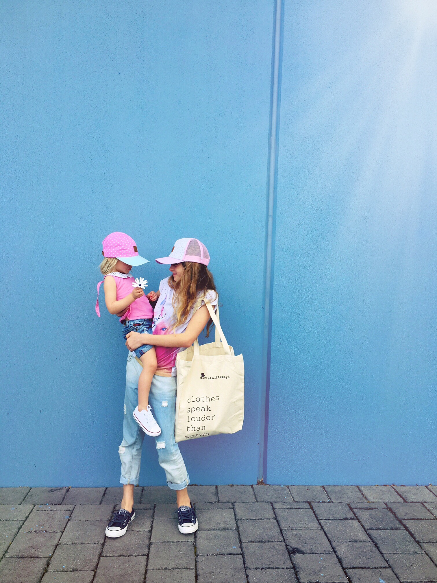 Sisters - too cute! #kidsfashion