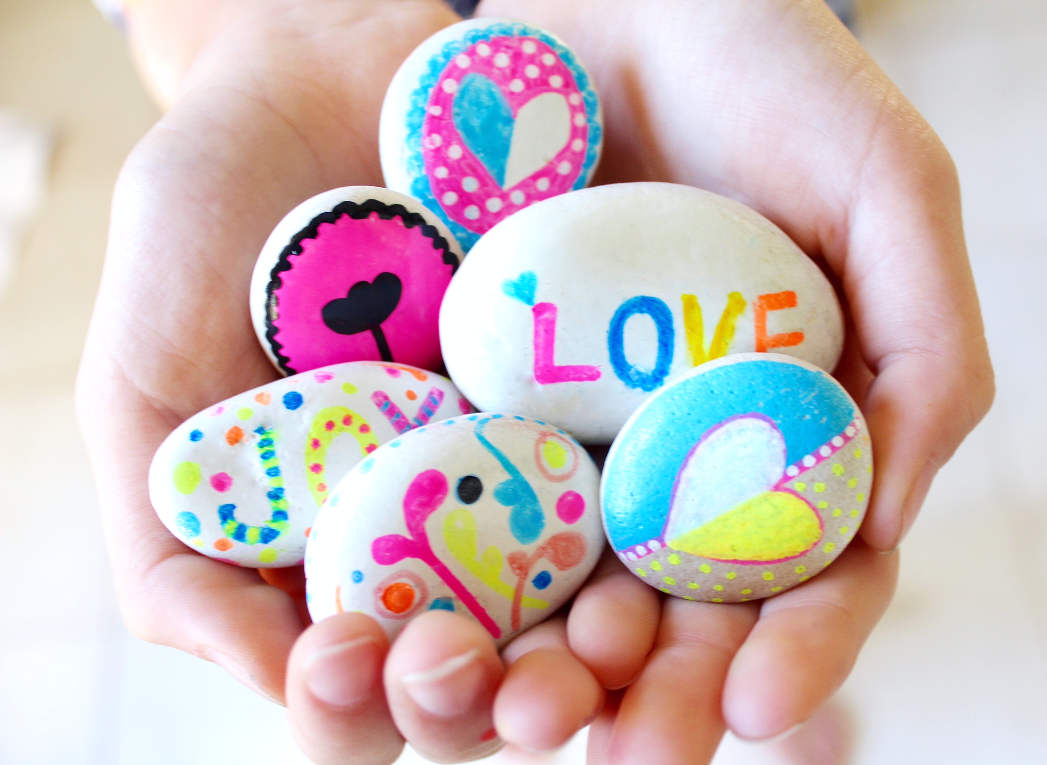 How To Make Fun Rainbow Painted Rocks