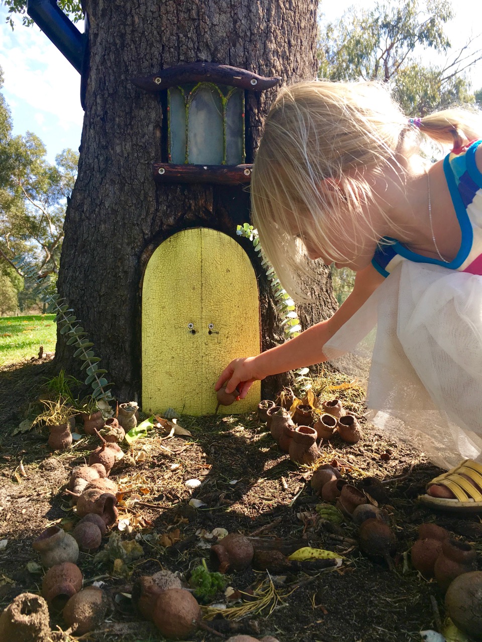 Fairy door ideas for kids | www.fourcheekymonkeys.com